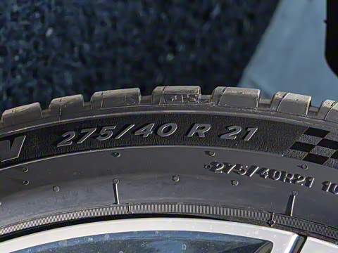 2025�� xDrive 30Li ������M�˶���ҹ��װ