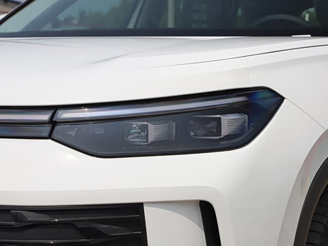 2026�� ̽��L 330TSI ������Ӣ