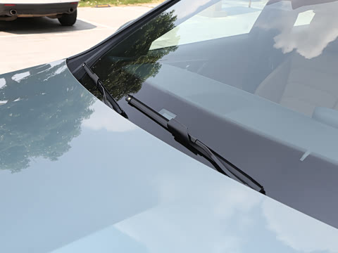 2025�� �Ŀ� E 260 L �˶���