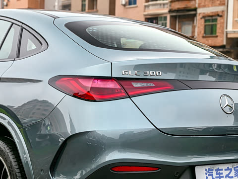 2025�� �Ŀ� GLC 300 4MATIC ����SUV