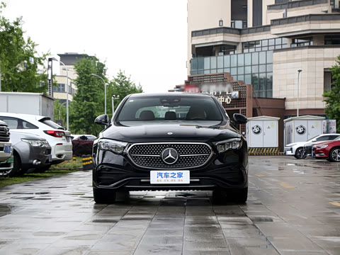 2026�� �Ŀ� E 300 L �����˶���