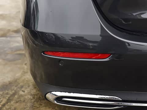 2026�� E 300 L ������