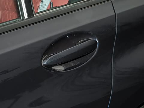 2026�� 330Li M�˶���ҹ��װ