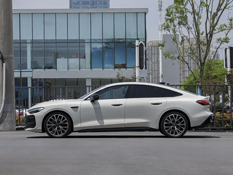 2026�� TFSI quattro 200kW �콢������
