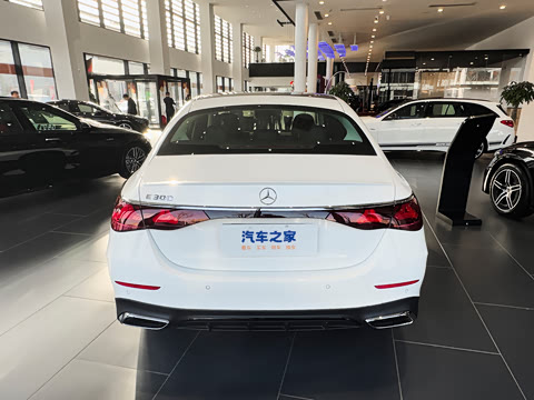 2026�� E 300 �������˶���