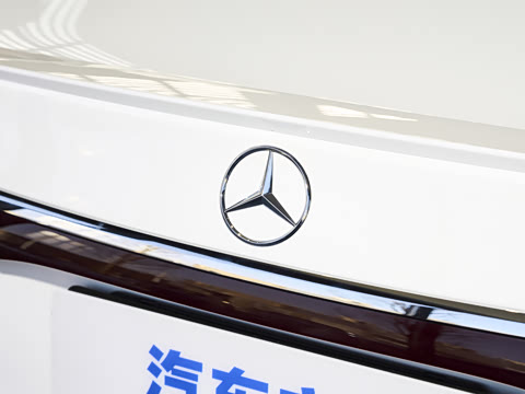 2026�� E 300 �������˶���