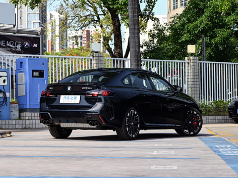 2026�� M235L
