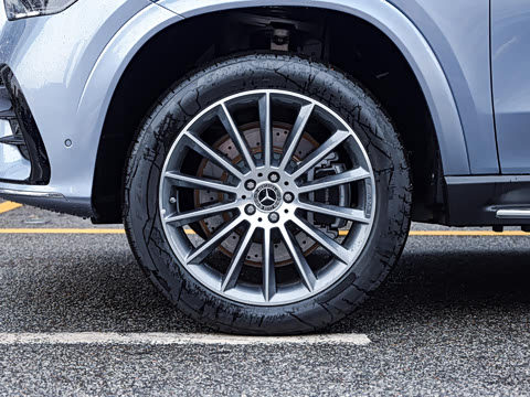 2025�� �Ŀ� GLE 450 4MATIC ������