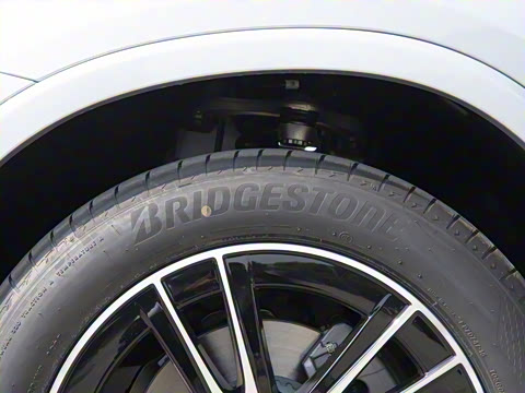 2025�� �Ŀ� GLC 260 L 4MATIC ������