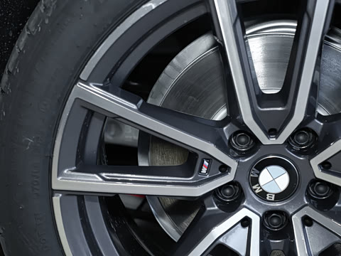 2026�� 325Li M�˶���װ