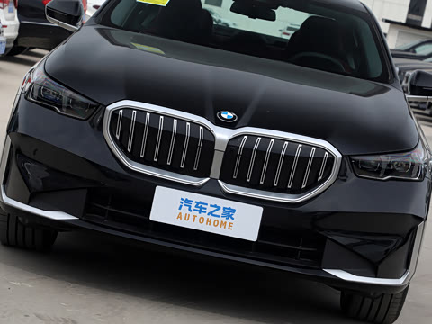 2026�� �Ŀ� 525Li ������װ