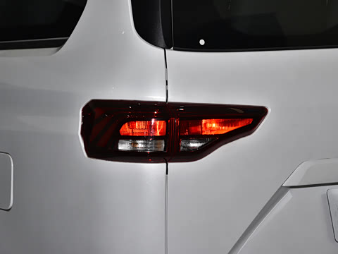 2025�� 2.0L CNG��Ӣ�� 9��