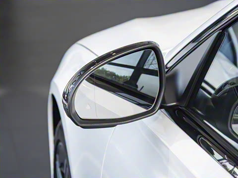 2026�� C 260 L �ҹ�˶���