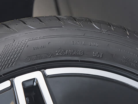 2026�� C 260 L �ҹ�˶���