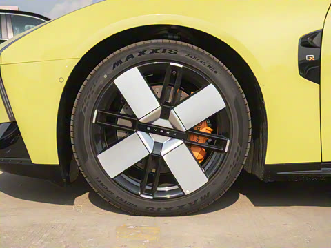 2025�� 750 ���������� Ultra