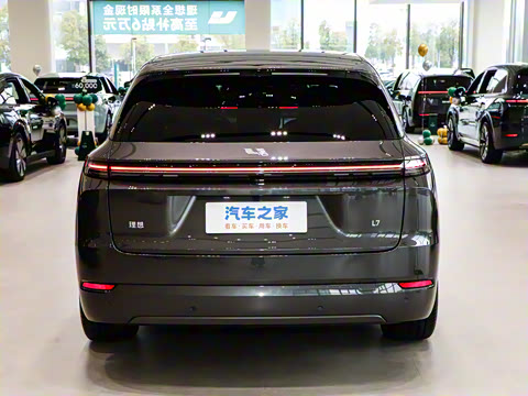 2025�� Ultra ���ܻ��°�