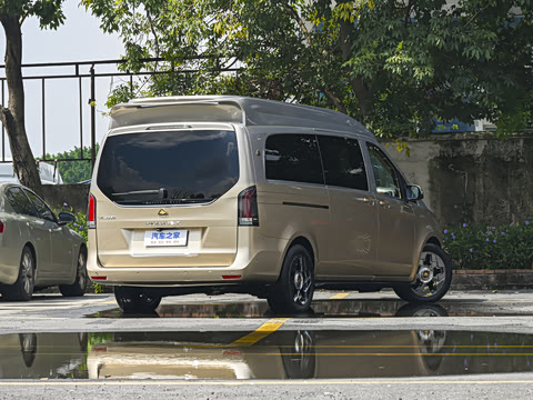 2025�� 2.0T �����