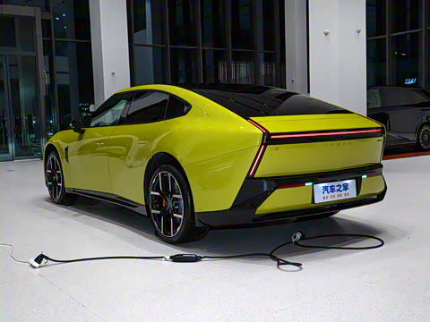 2025�� 702 ������ Ultra