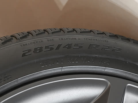 2025�� 400PS Dynamic SE