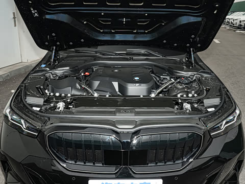 2026�� �Ŀ� 530Li ������ M�˶���װ