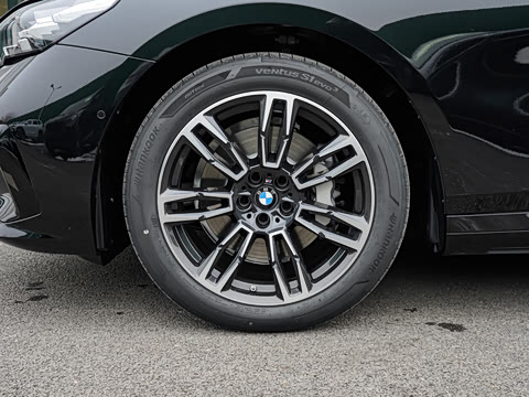 2026�� �Ŀ� 530Li ������ M�˶���װ