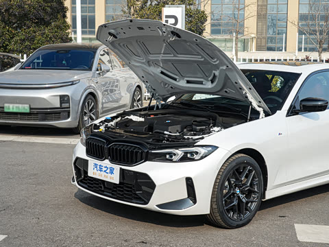 2026�� 330i M�˶���ҹ��װ