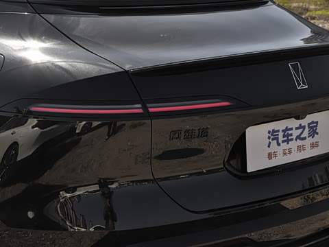 2025�� Ultra���̰�