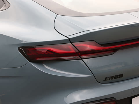 2026�� 2.0T 405 AT������