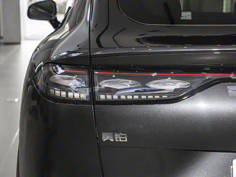 2025�� 670 Max��