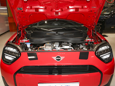 2025�� E ������