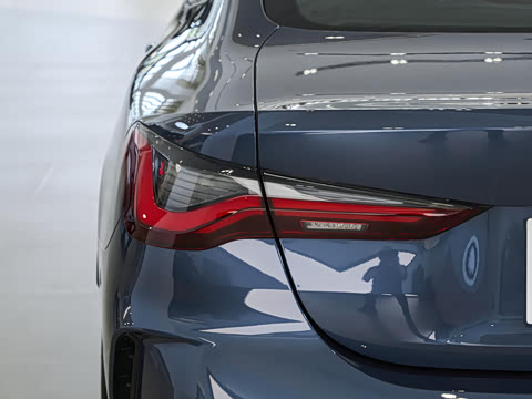 2026�� 425i M�˶���װ
