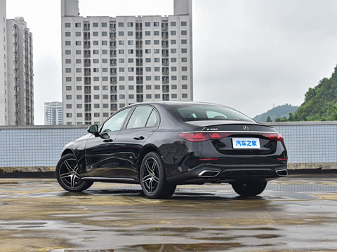 2026�� �Ŀ� E 260 �˶���
