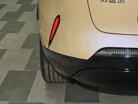 2025�� �Ŀ� Max ���̰�