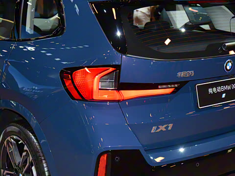 2025�� xDrive30L M�˶���ҹ��װ