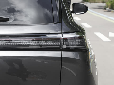 2025�� 185KM�����