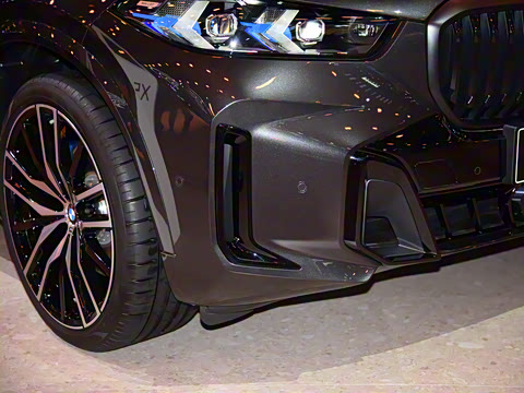 2025�� xDrive 40Li ������M�˶���ҹ��װ