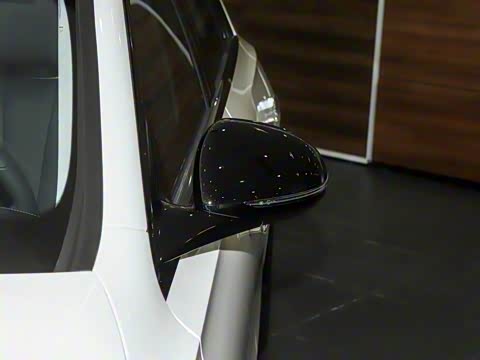 2025�� �Ŀ� E 300 ʱ�����˶���