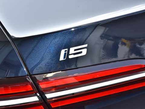 2026�� �Ŀ� eDrive 40L M�˶���װ