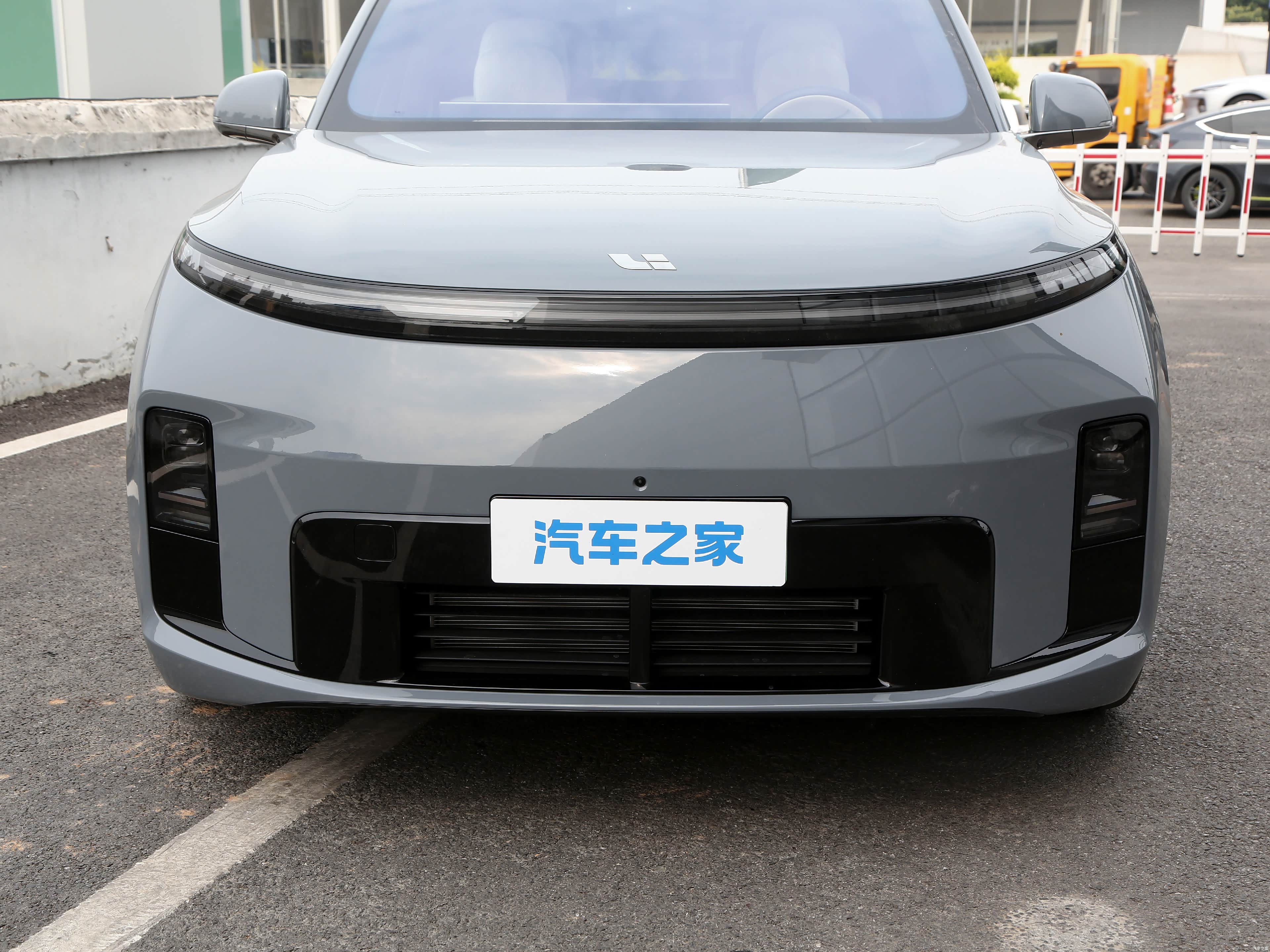 Li Auto L8, миниатюра 3