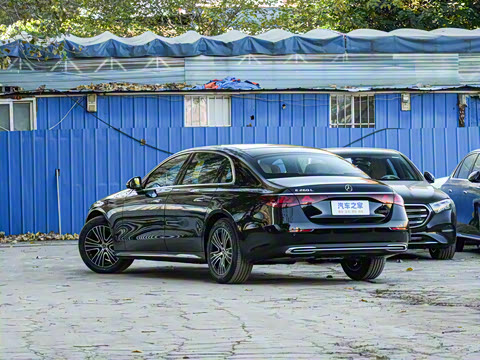 2026�� E 260 L �����