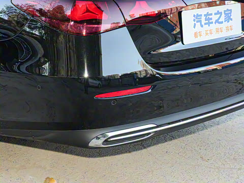 2026�� E 260 L �����