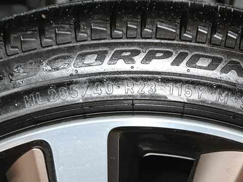 2025�� 3.0 L6 400PS SV���ٴ����ӳ��� 4��