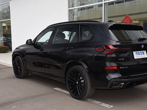 2026�� �Ŀ� xDrive 40Li ������M�˶���ҹ��װ