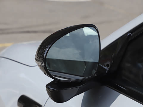 2026�� 535 MAX�����