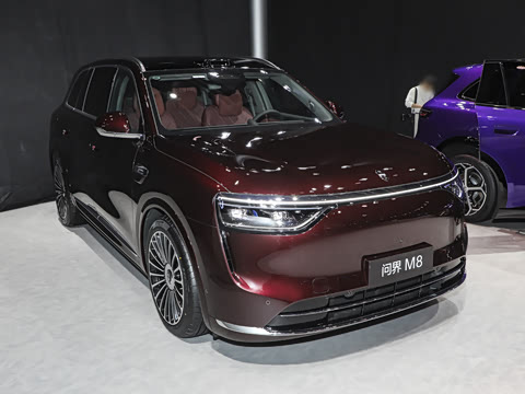 2025�� ���� Ultra�� 53.4kWh 6���� (896�߼����״