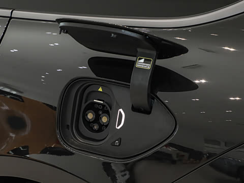 2026�� �ھ������ 100kWh Touring