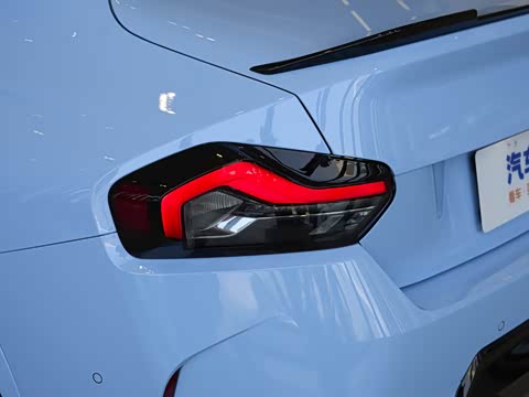 2026�� M240i xDrive