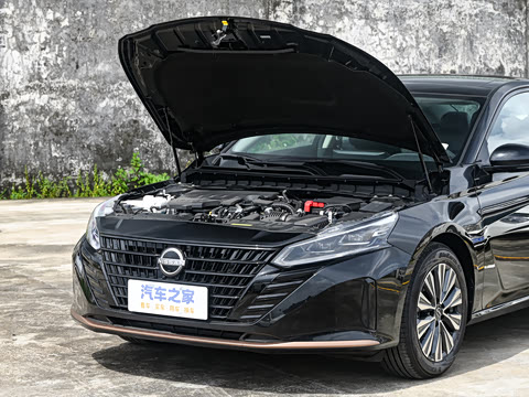 2025�� 2.0L SV �ڽ��