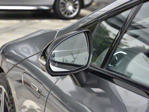 2023�� AMG EQE 53 4MATIC+