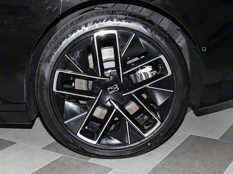 2025�� �Ŀ� Max���̰�